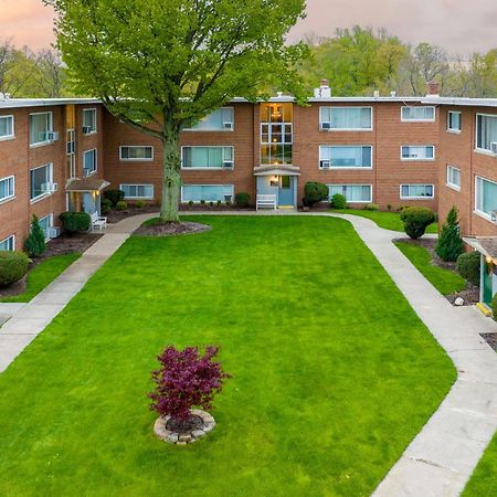 Georgetown Villas 3-2C Close To Cleveland Airport And Fairview Hospital Ideal For Long Stays! Fairview Park Екстер'єр фото