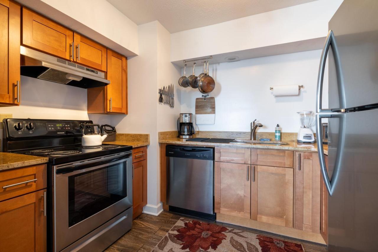 Georgetown Villas 3-2C Close To Cleveland Airport And Fairview Hospital Ideal For Long Stays! Fairview Park Екстер'єр фото