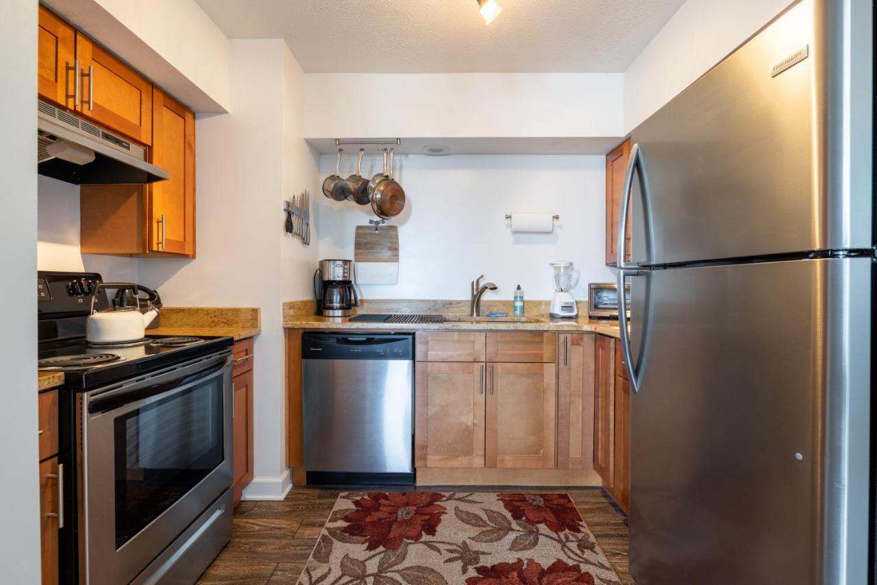 Georgetown Villas 3-2C Close To Cleveland Airport And Fairview Hospital Ideal For Long Stays! Fairview Park Екстер'єр фото